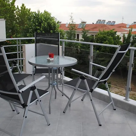 Kentrikon Apartament *