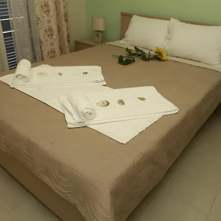 Kentrikon Апартаменты Полихроно